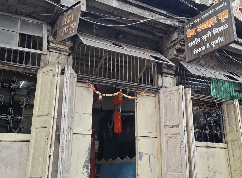 5 Hidden Food Joints in Pune Only Locals Know About 1 image 74